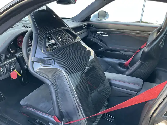 Porsche 911 view 11