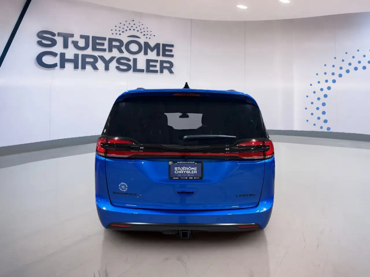 Chrysler Pacifica photo Chrysler Pacifica