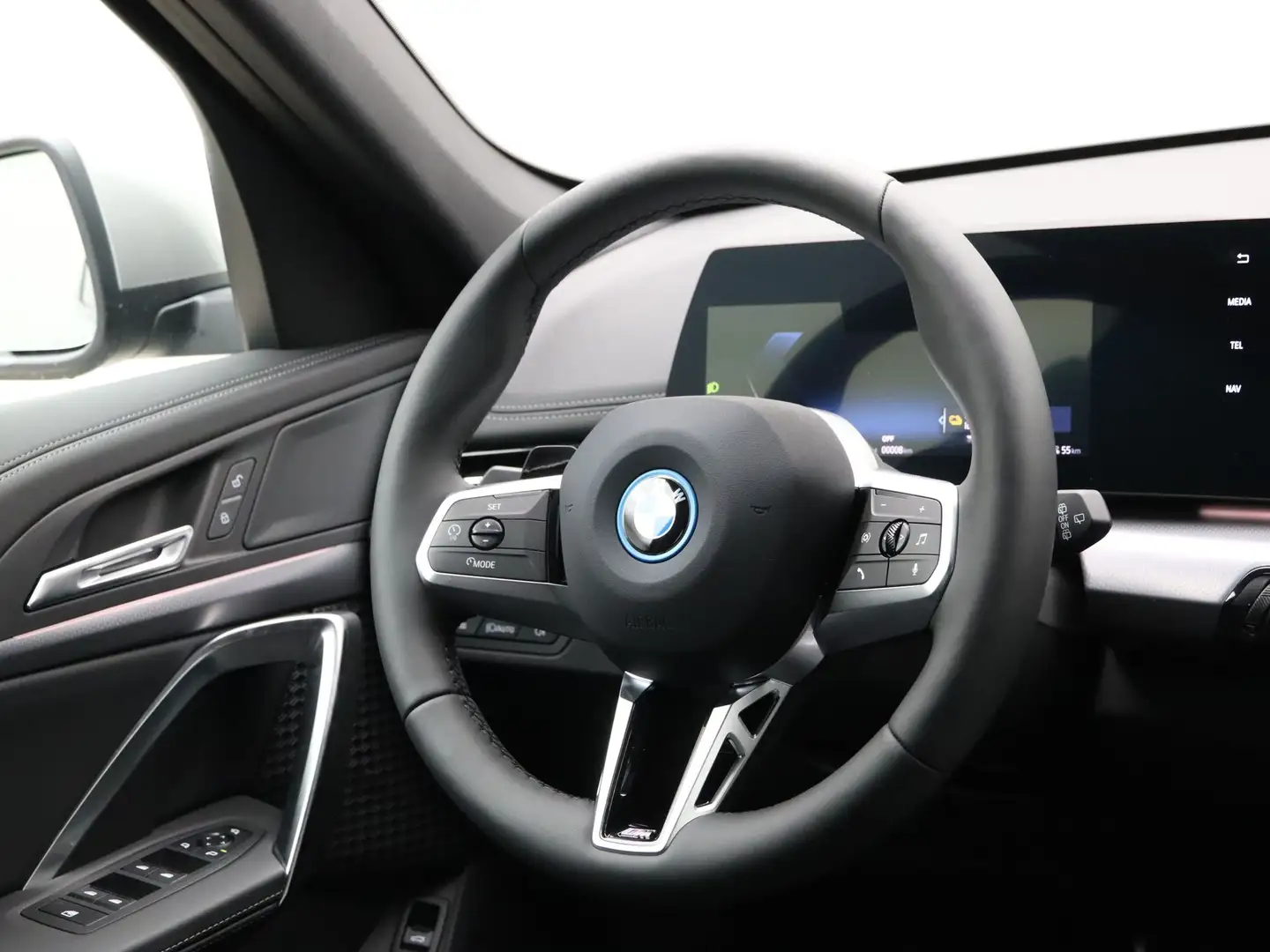 BMW iX1 eDrive20 67 kWh M Sport Edition Zilver - 2