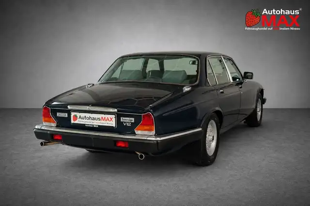 Jaguar XJ12 view 6