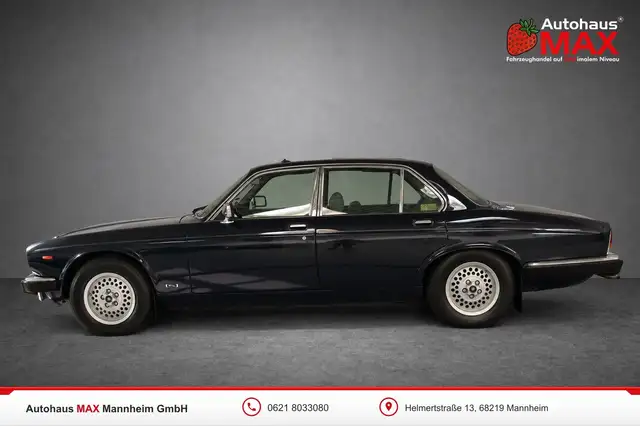 Jaguar XJ12 view 2