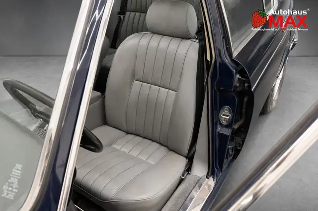 Jaguar XJ12 view 15