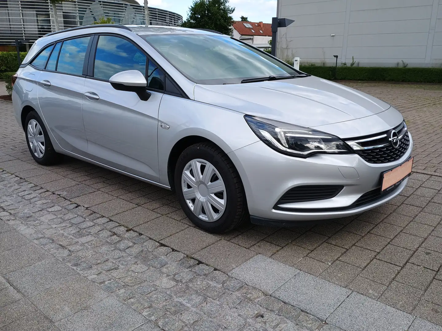 Opel Astra 1.6 D Start/Stop Sports Tourer Edition/Navi/1.Hd Silber - 1