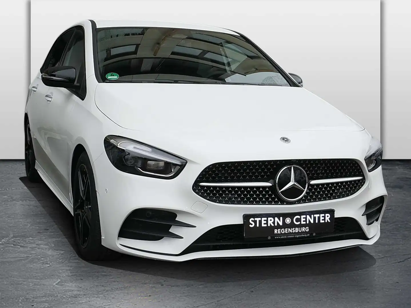 Mercedes-Benz B 200 d AMG+DIST+AHK+MULTIBEAM+KEYLESS-GO+NIGHT+ Weiß - 2