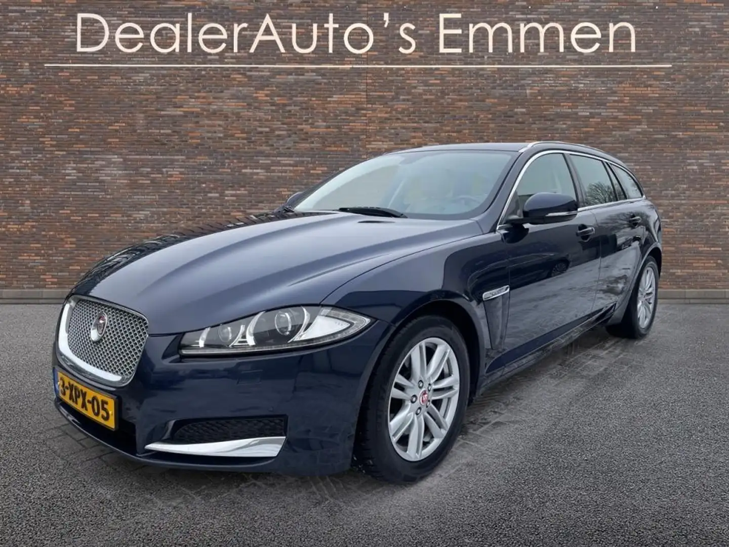 Jaguar XF Sportbrake 2.2D Bleu - 2