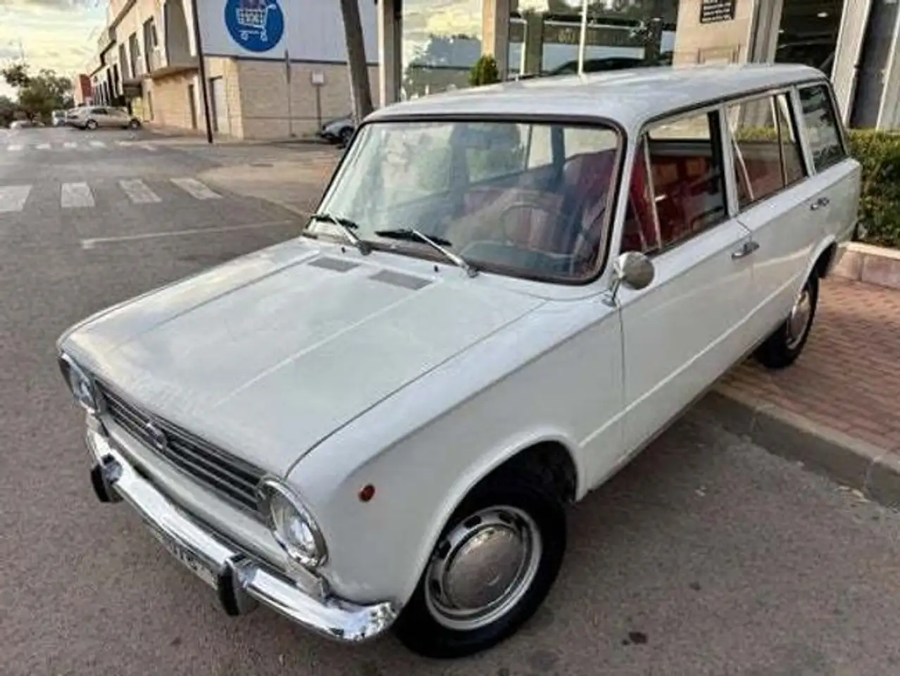 SEAT 124, foto 2