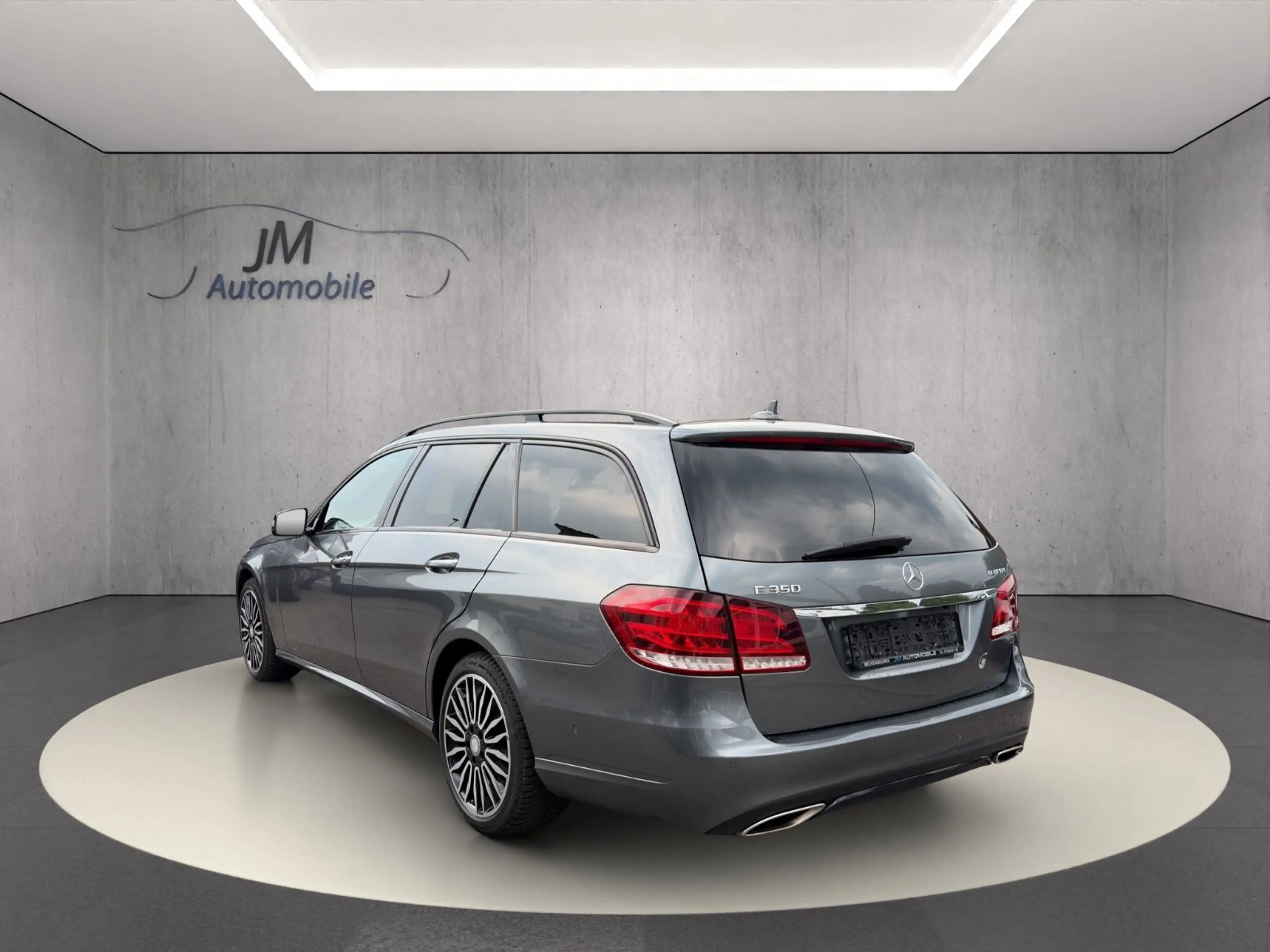 Mercedes-Benz E 350 T-Modell 4Matic Leder Pano LED AHK — photo 5