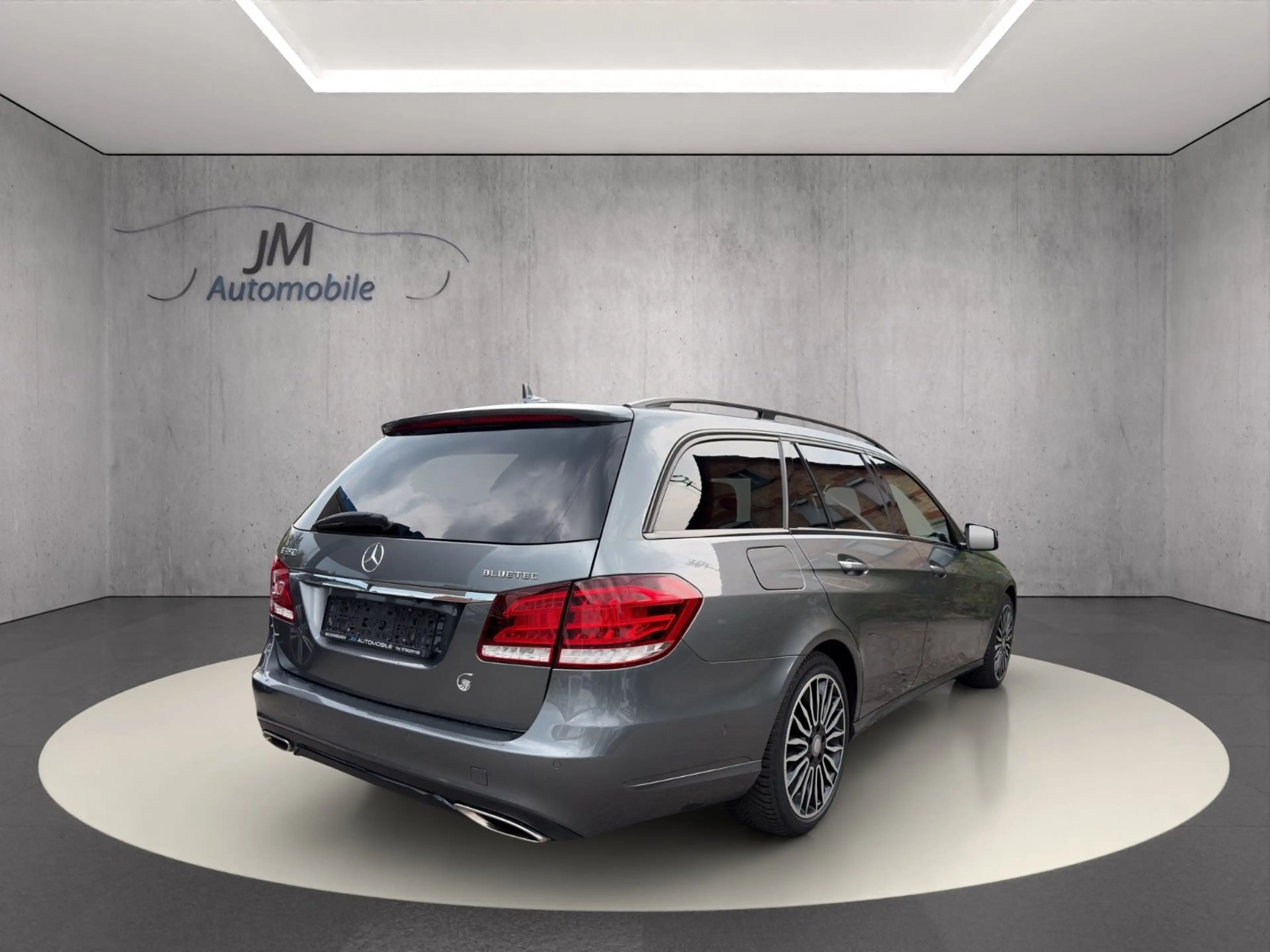 Mercedes-Benz E 350 T-Modell 4Matic Leder Pano LED AHK — photo 7
