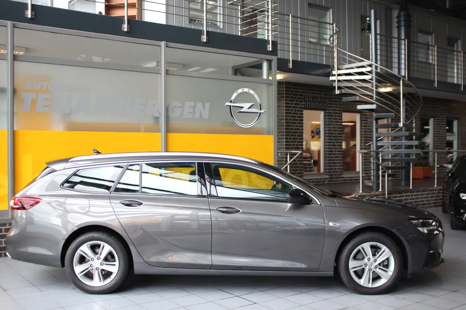 Opel Insignia B Sports Tourer Elegance Massage AHK AC Grey - 2