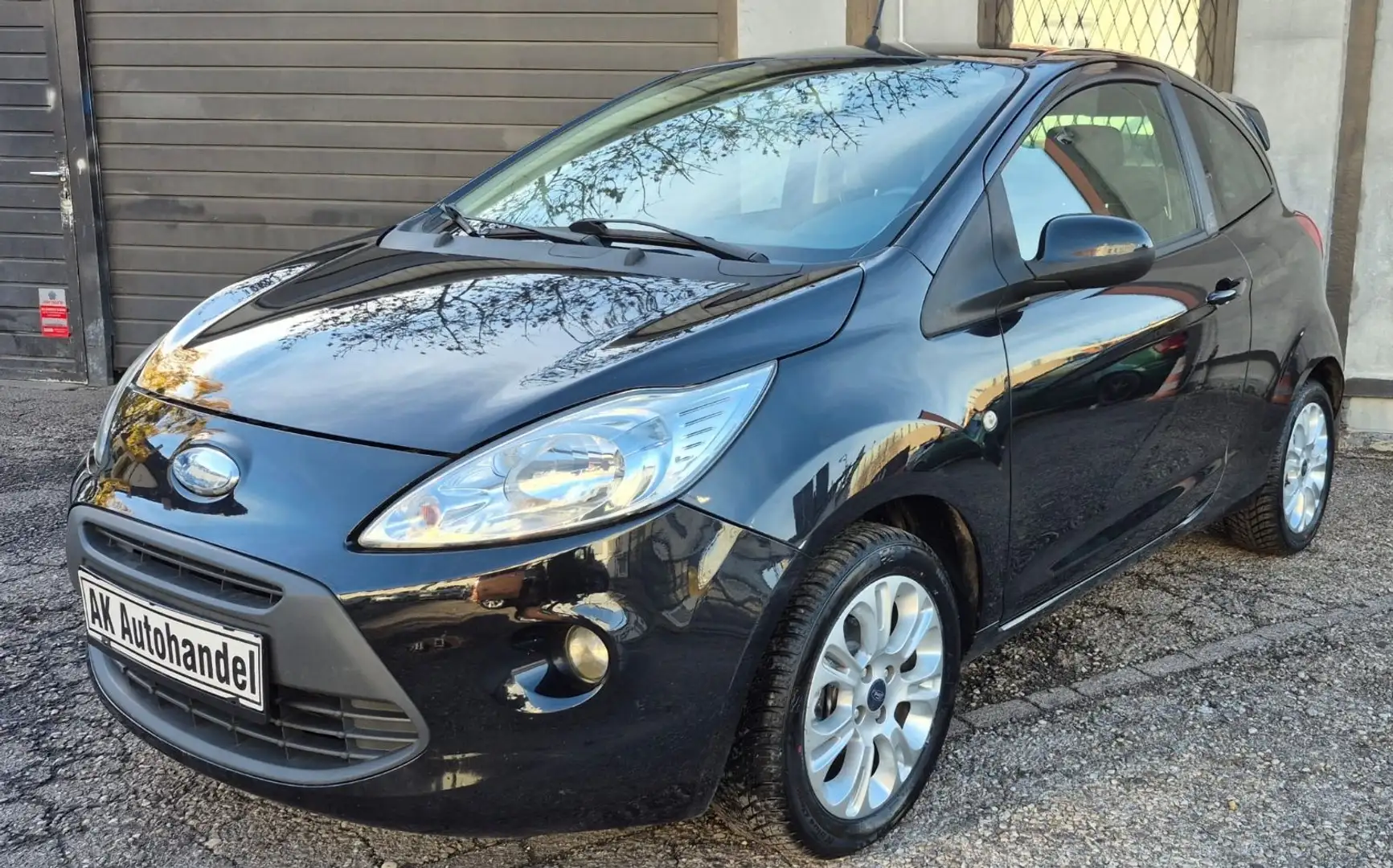 Ford Ka/Ka+ Titanium Sitzheizung Klima TÜV Neu Noir - 1
