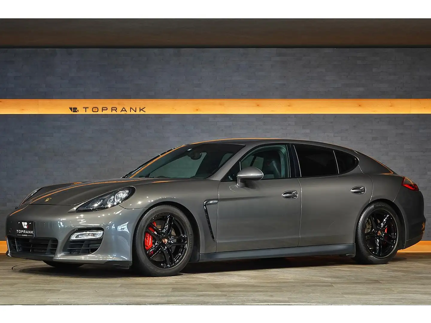 Porsche Panamera GTS Сірий - 1