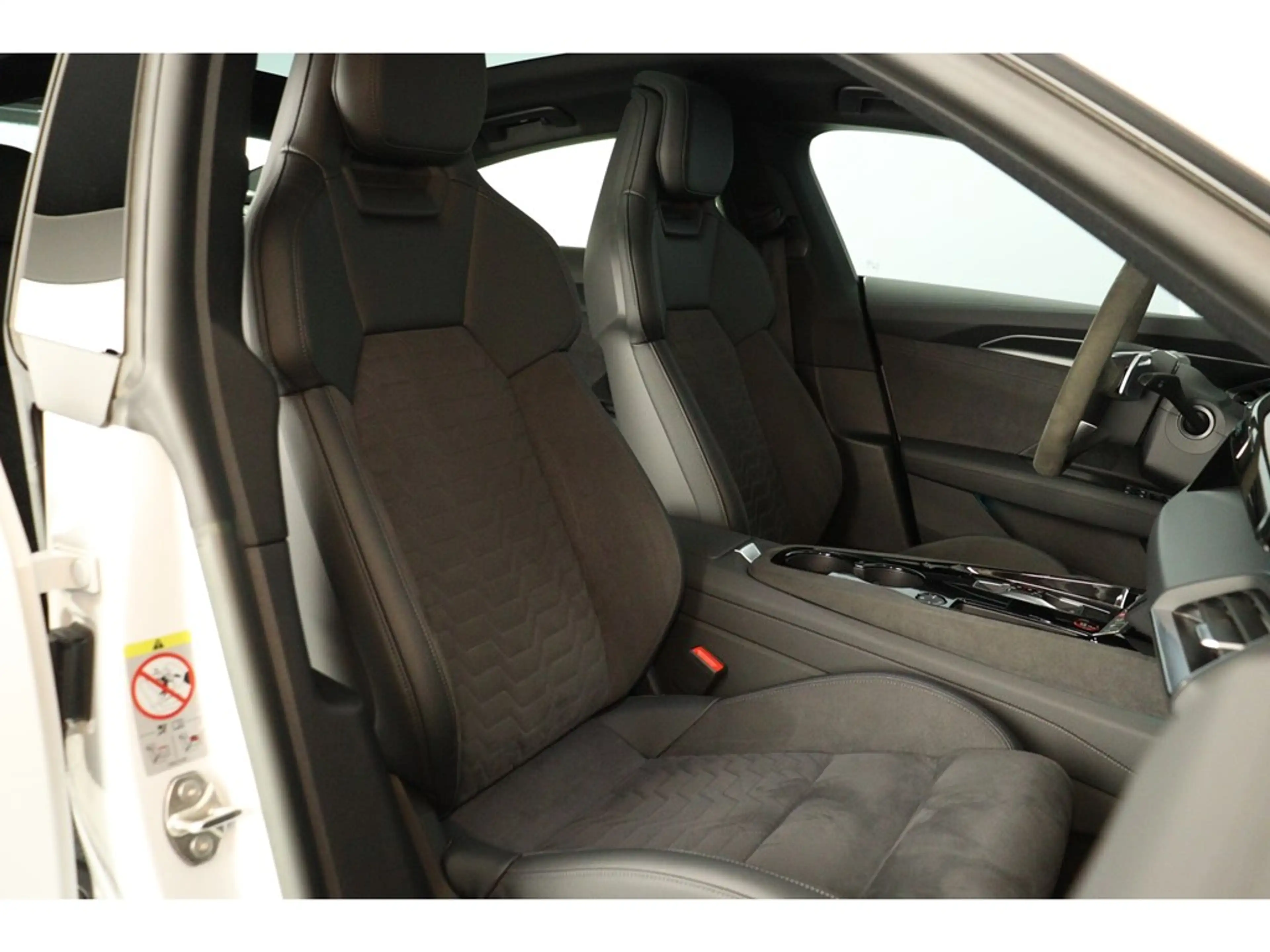 Audi e-tron GT 476pk Quattro Pack Business — photo 11