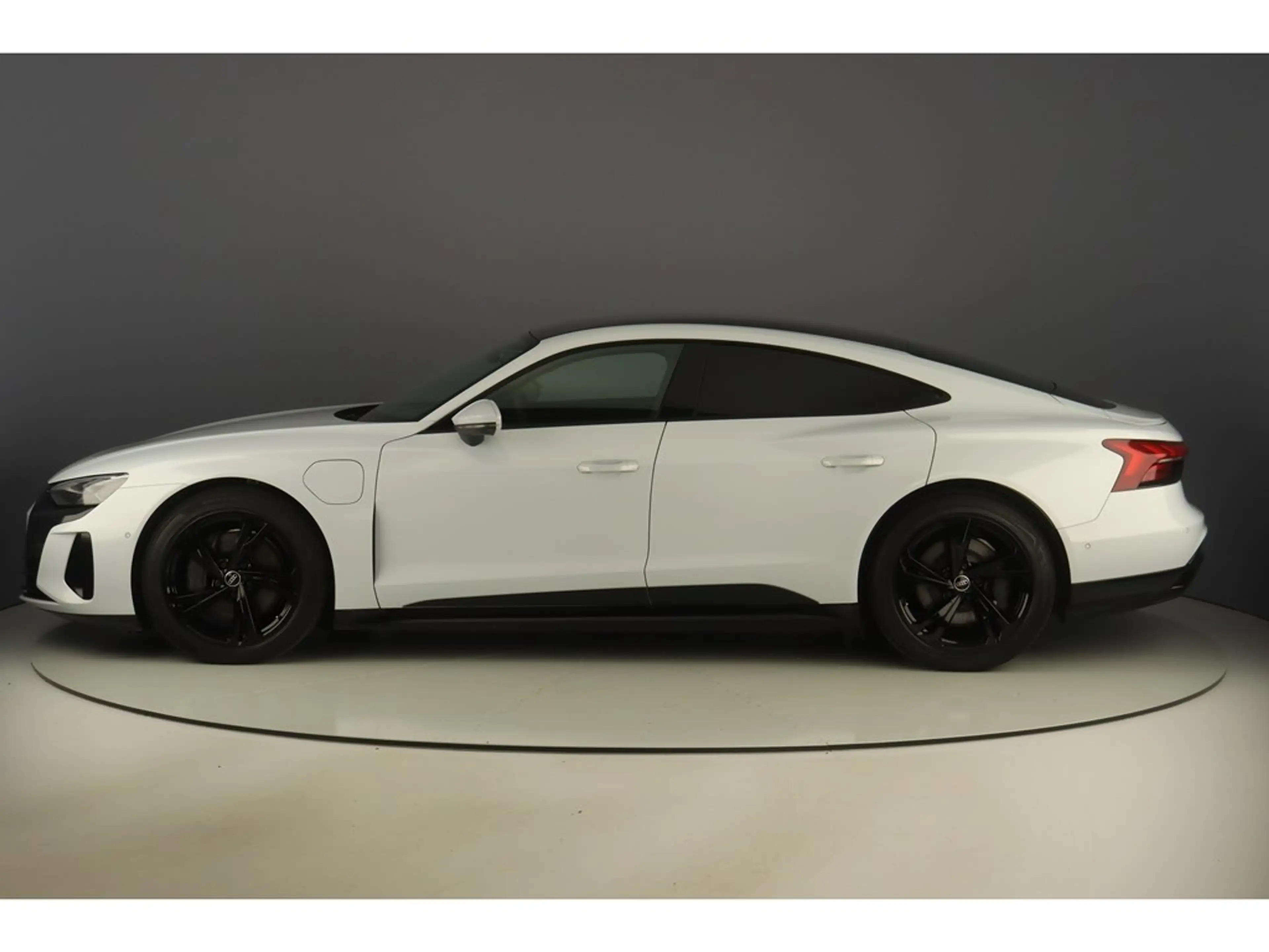 Audi e-tron GT 476pk Quattro Pack Business — photo 2