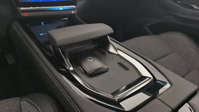 Renault Rafale view 22