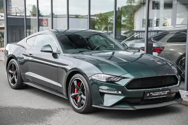Ford Mustang view 3
