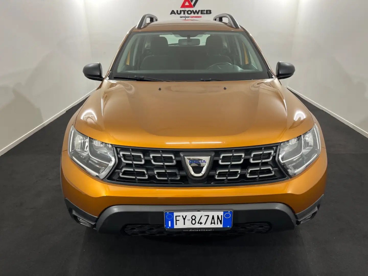 Dacia Duster 1.6 SCe 4x2 Comfort Arancione - 2