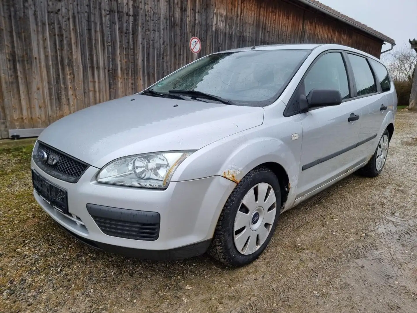 Ford Focus 1.8 NEUE WR AHK SHZ el.FH bhzb. Frnotsch. Silber - 1