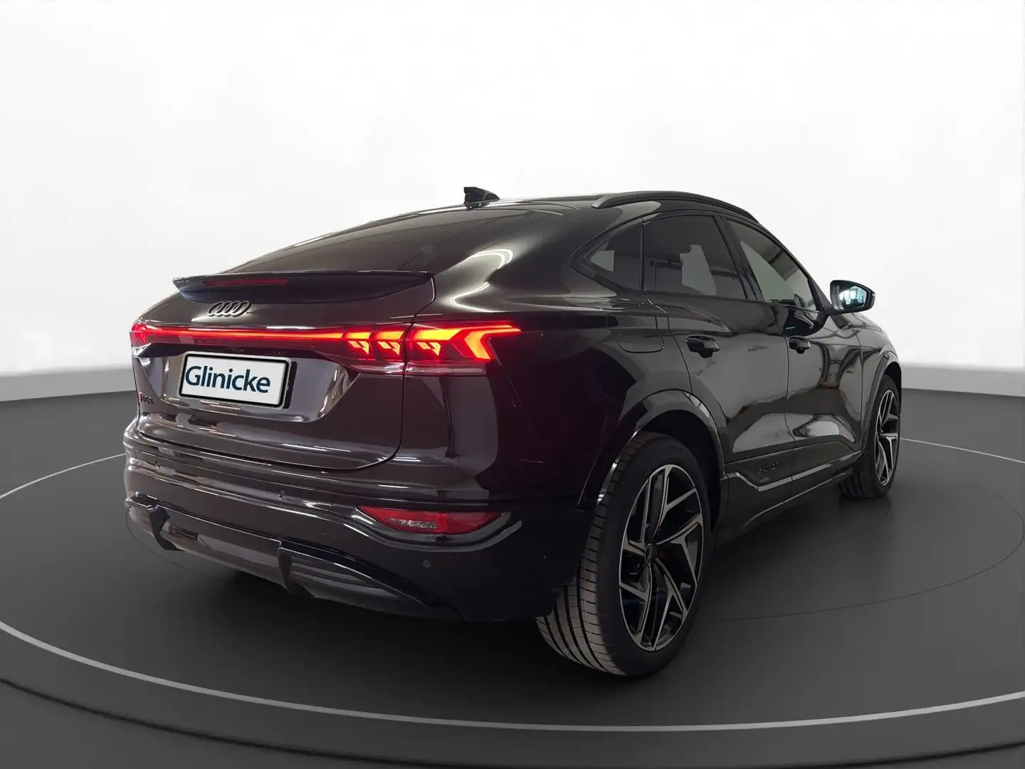Audi SQ6 AHK Pano LED LM 21" B&O Nav Noir - 2