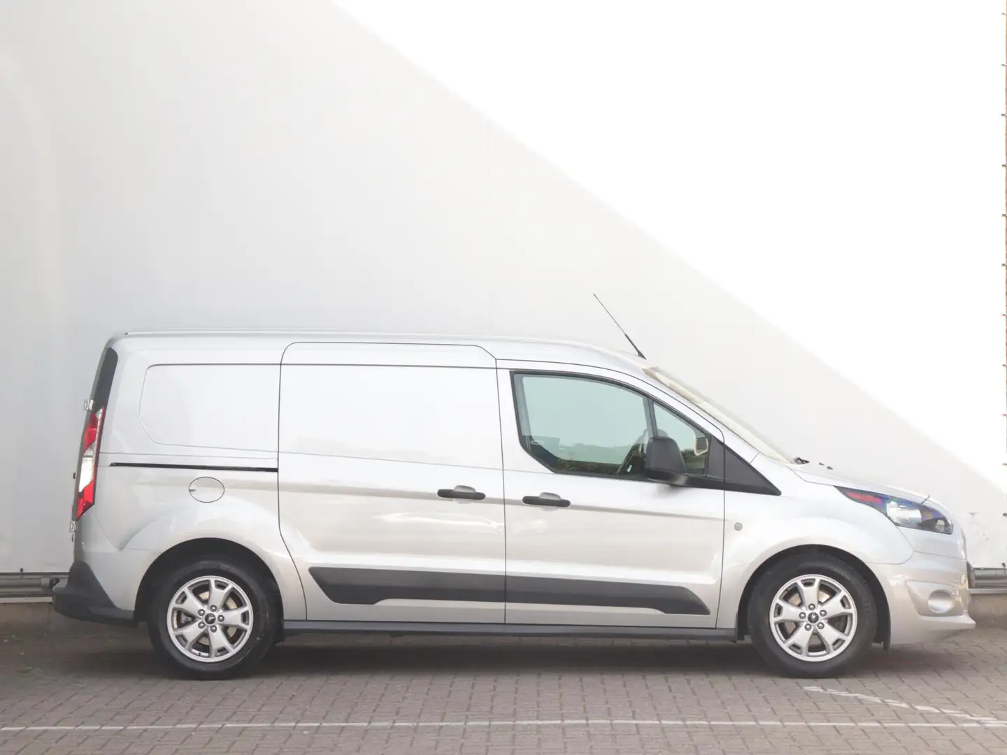 Ford Transit Connect 1.5 TDCI L2 120pk Trend Automaat | Navigatie | Cam Argent - 2