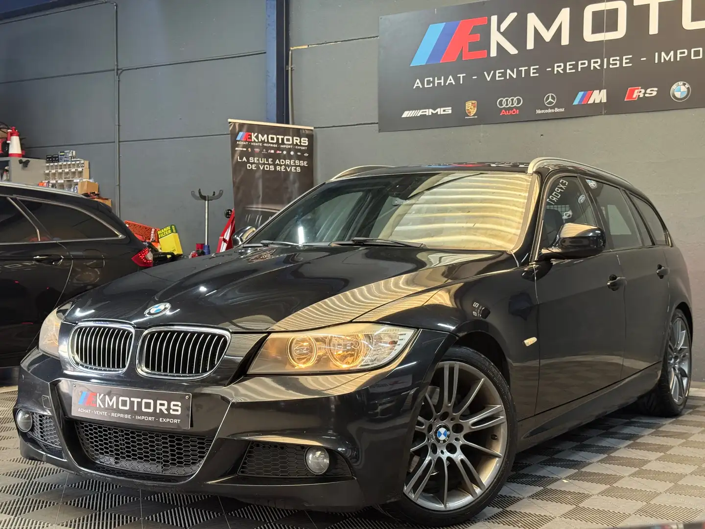 BMW 318 //PACK M //BLACK // NAVIGATION//JANTES //CRUISE // Zwart - 1
