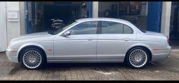 4.2 V8 Executive