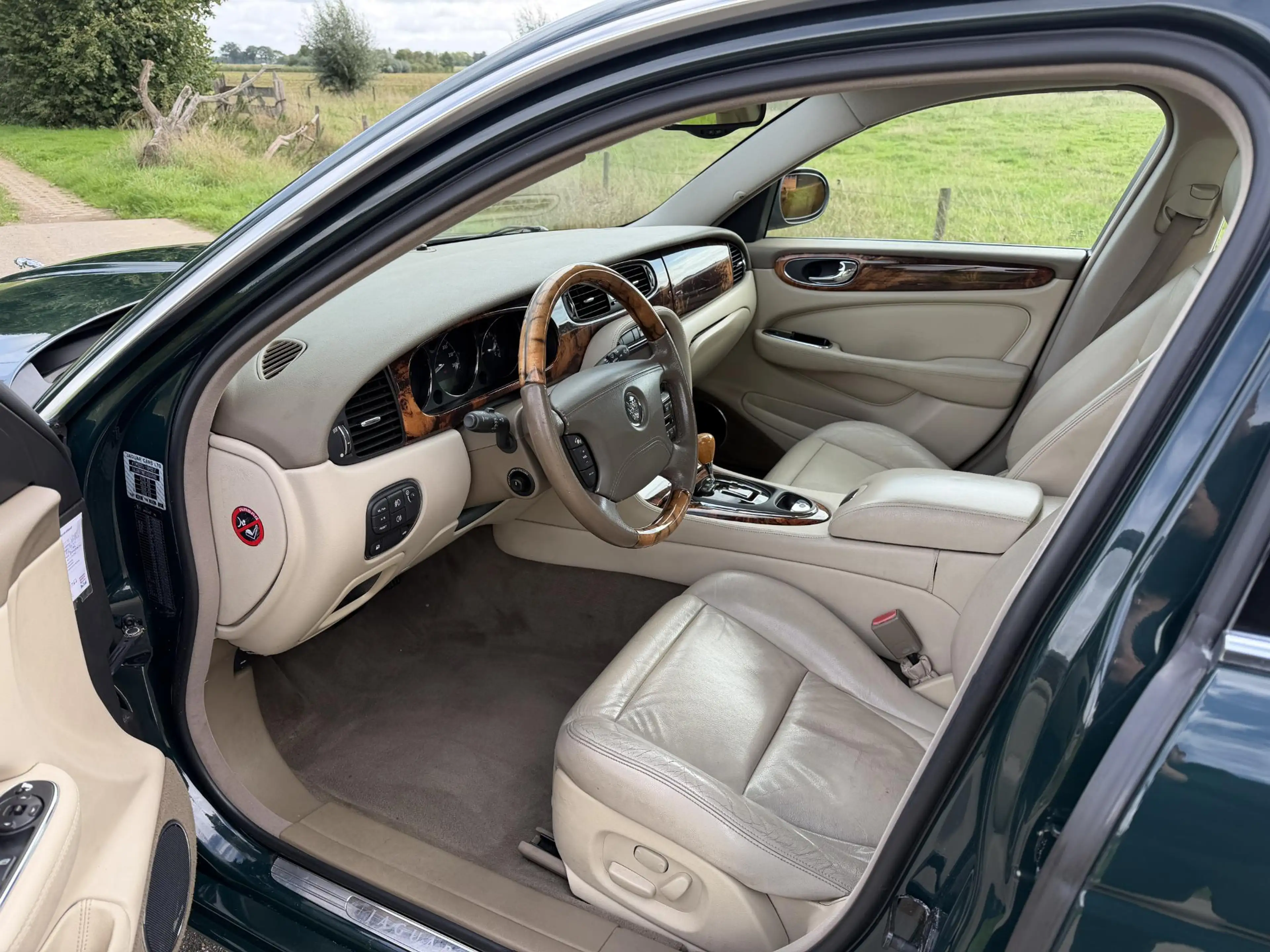 Jaguar XJ X350 3.0 V6, BRITISH RACING GREEN — photo 10