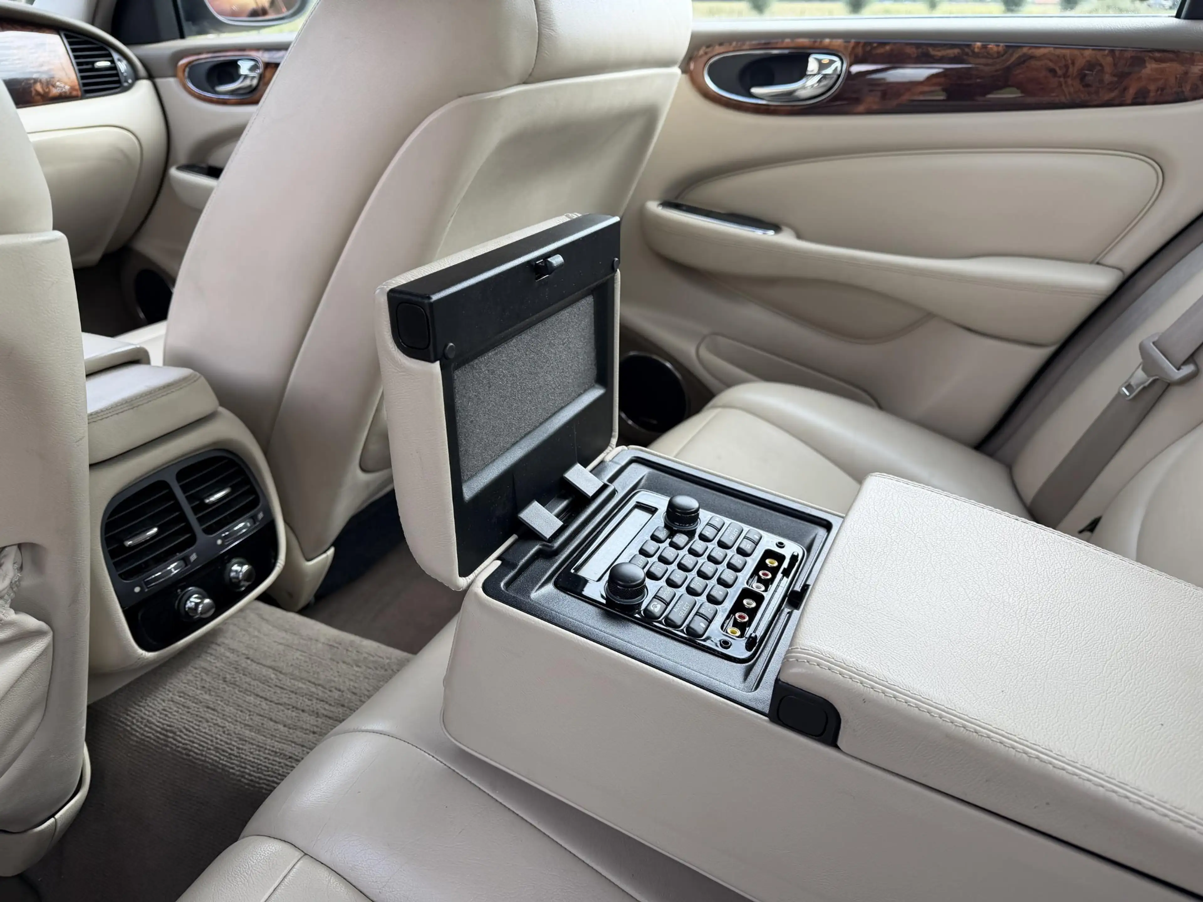 Jaguar XJ X350 3.0 V6, BRITISH RACING GREEN — photo 14