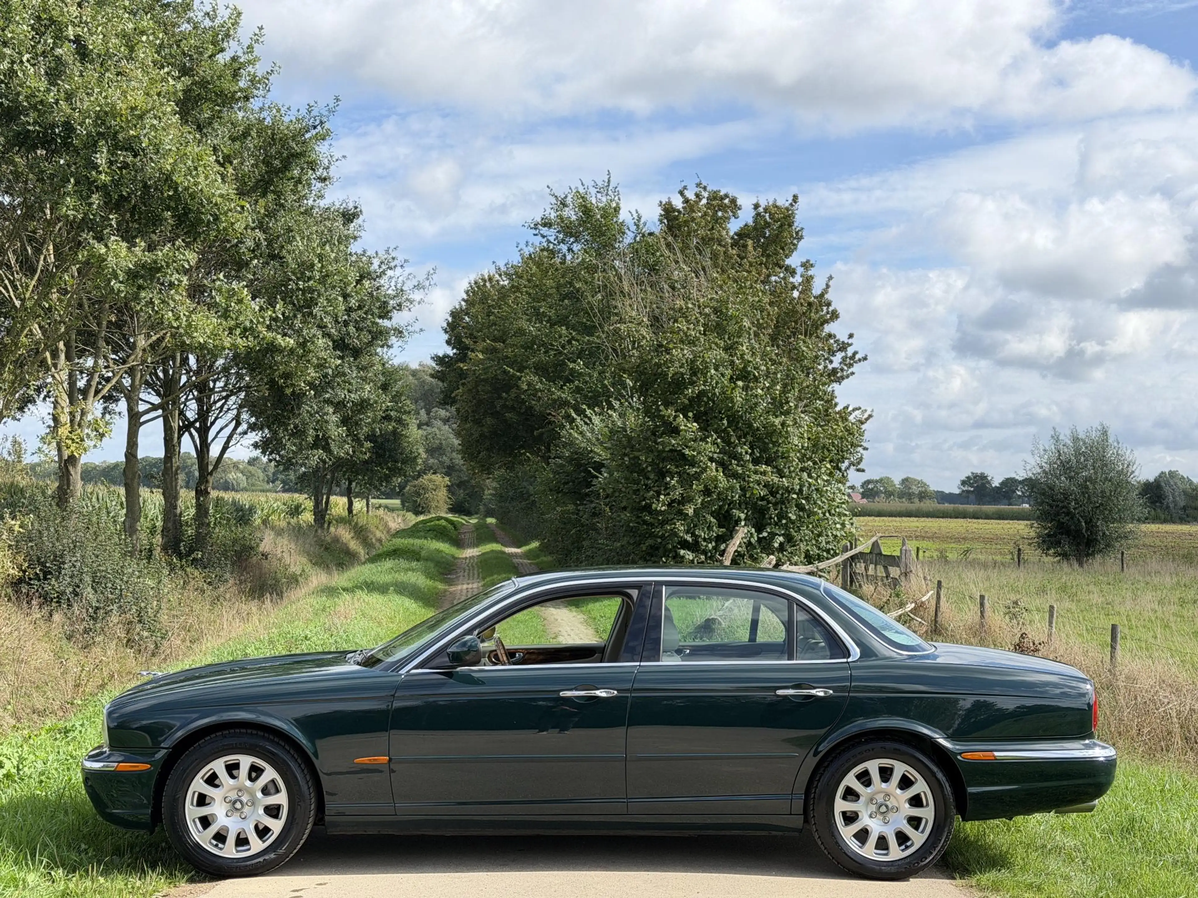 Jaguar XJ X350 3.0 V6, BRITISH RACING GREEN — photo 2