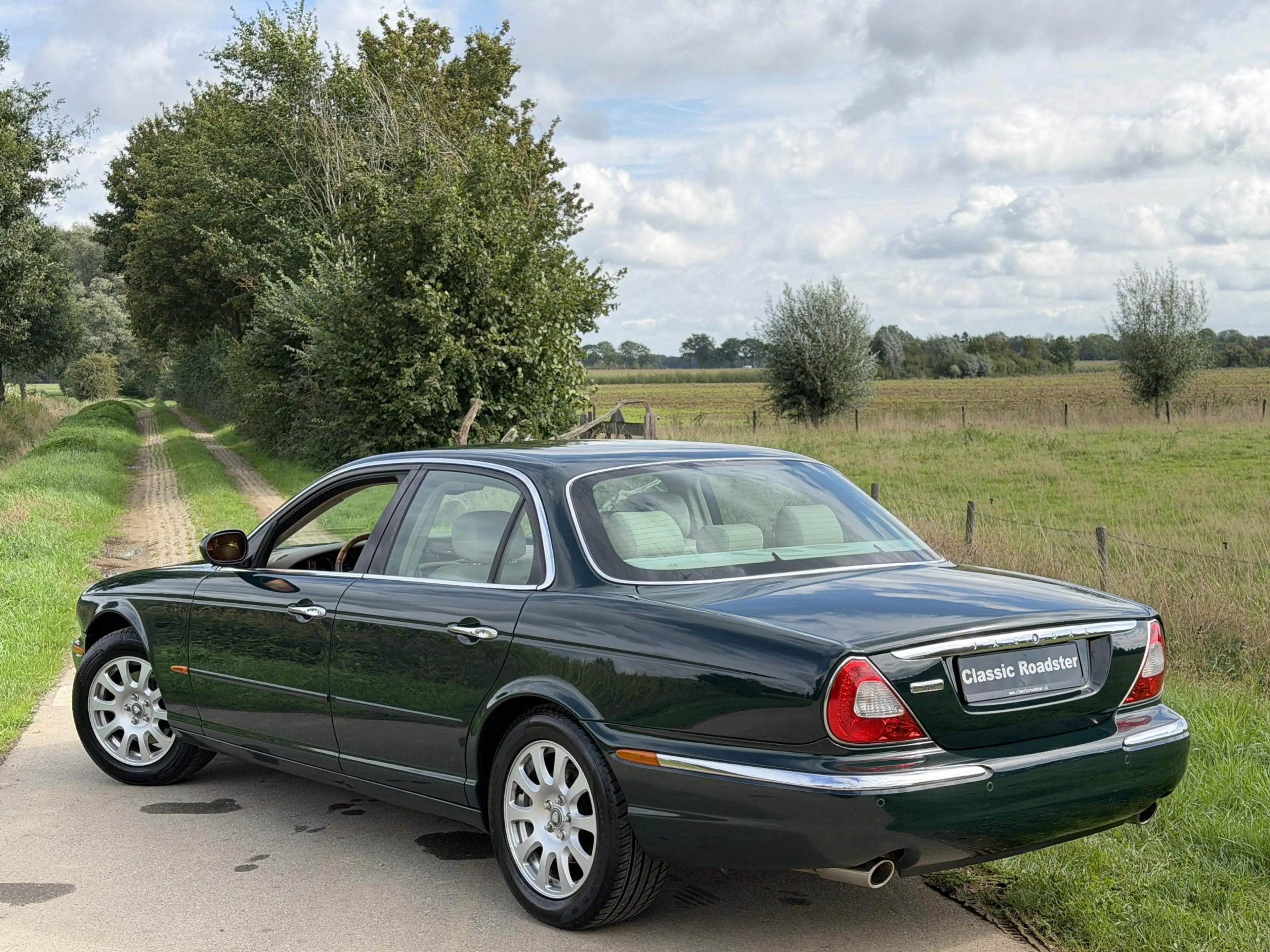 Jaguar XJ X350 3.0 V6, BRITISH RACING GREEN — photo 3