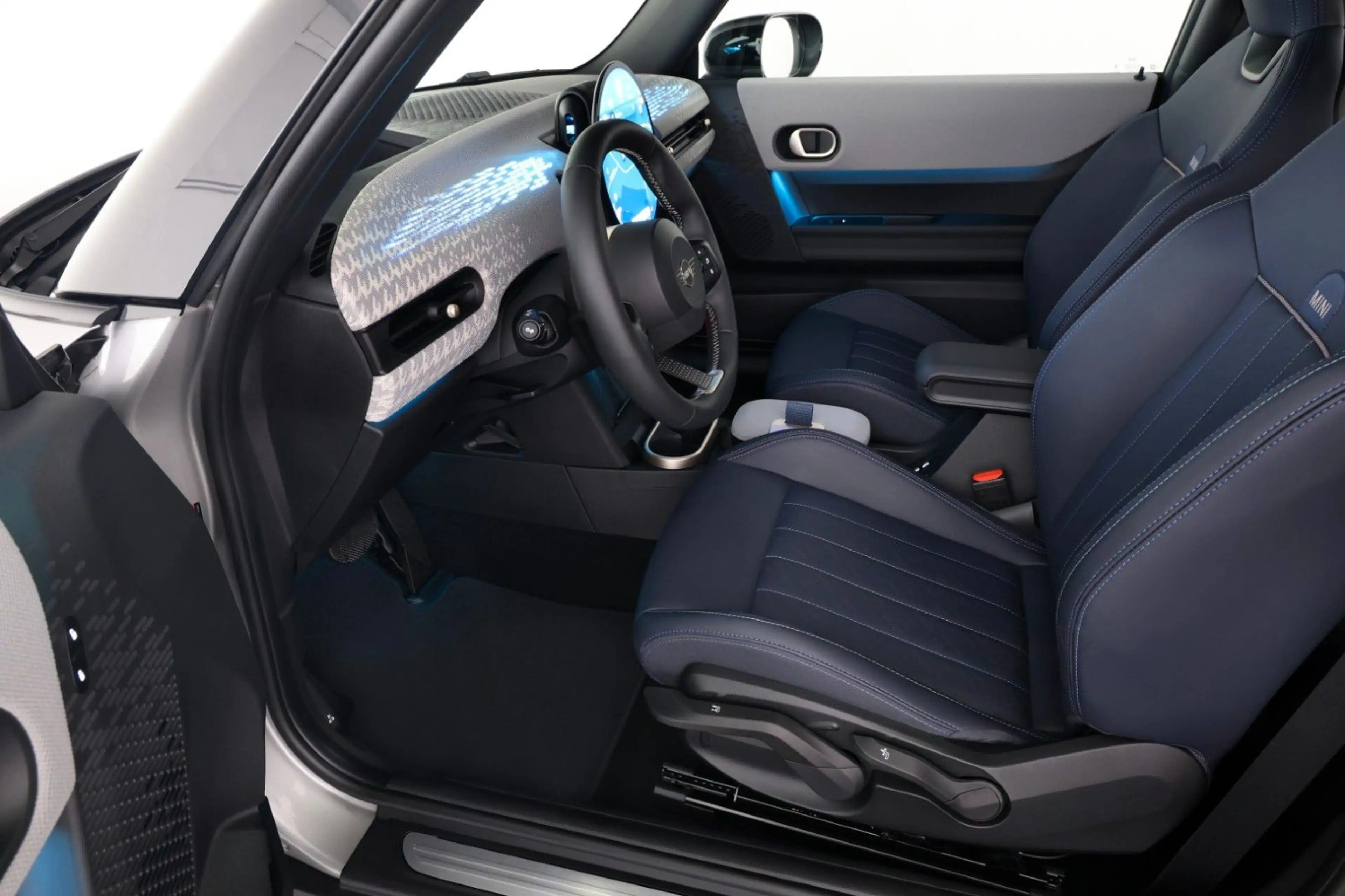 MINI Cooper C DKG Favoured Trim HUD RFK 18" 8-fach — photo 14