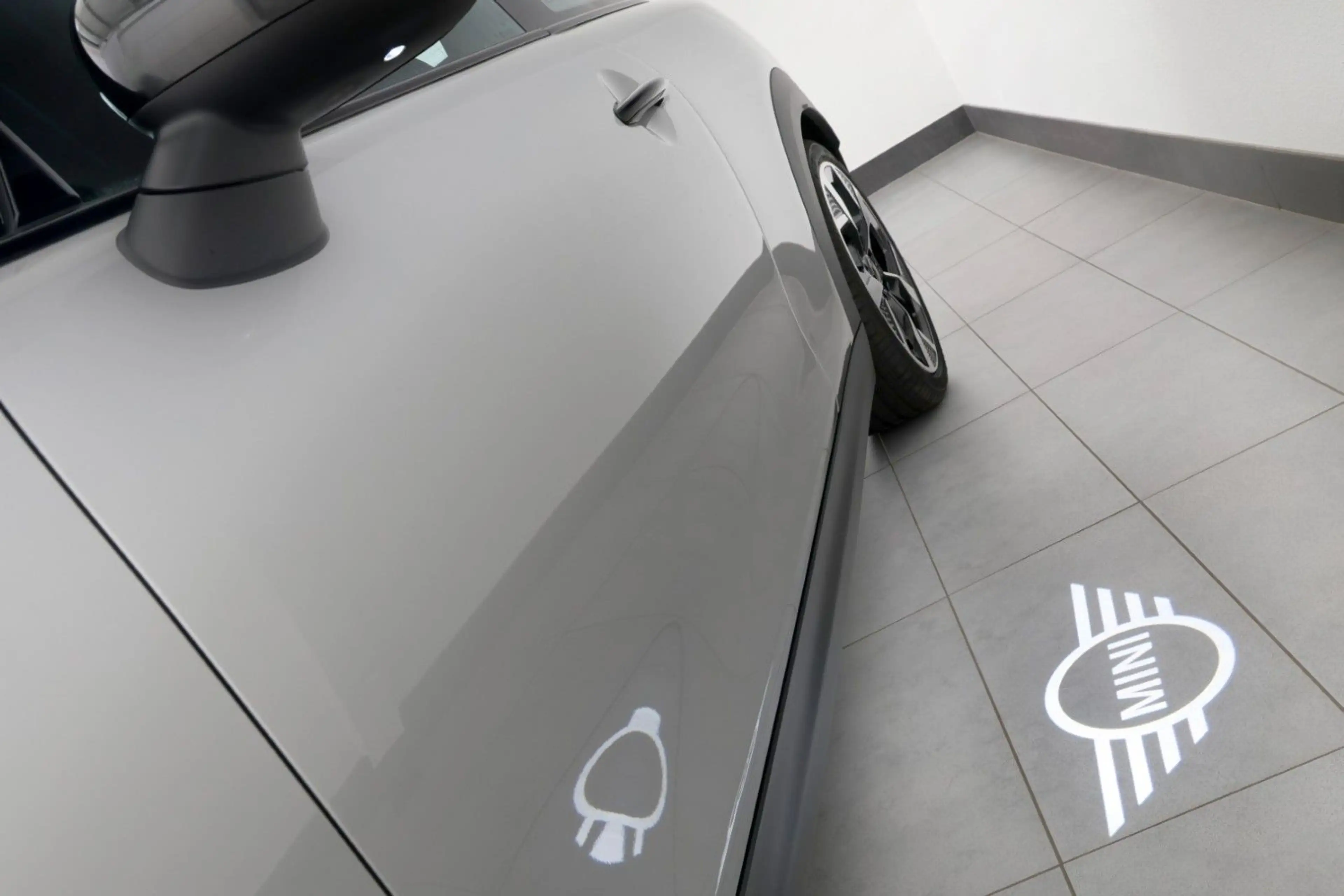 MINI Cooper C DKG Favoured Trim HUD RFK 18" 8-fach — photo 8