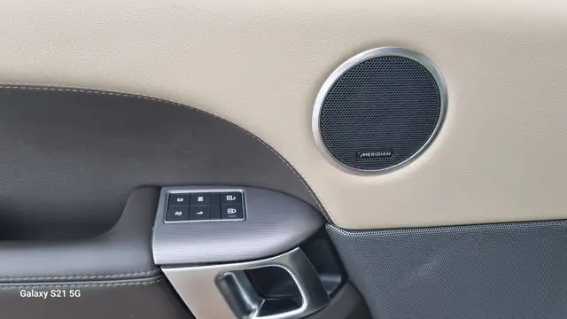 Land Rover Range Rover Sport view 18