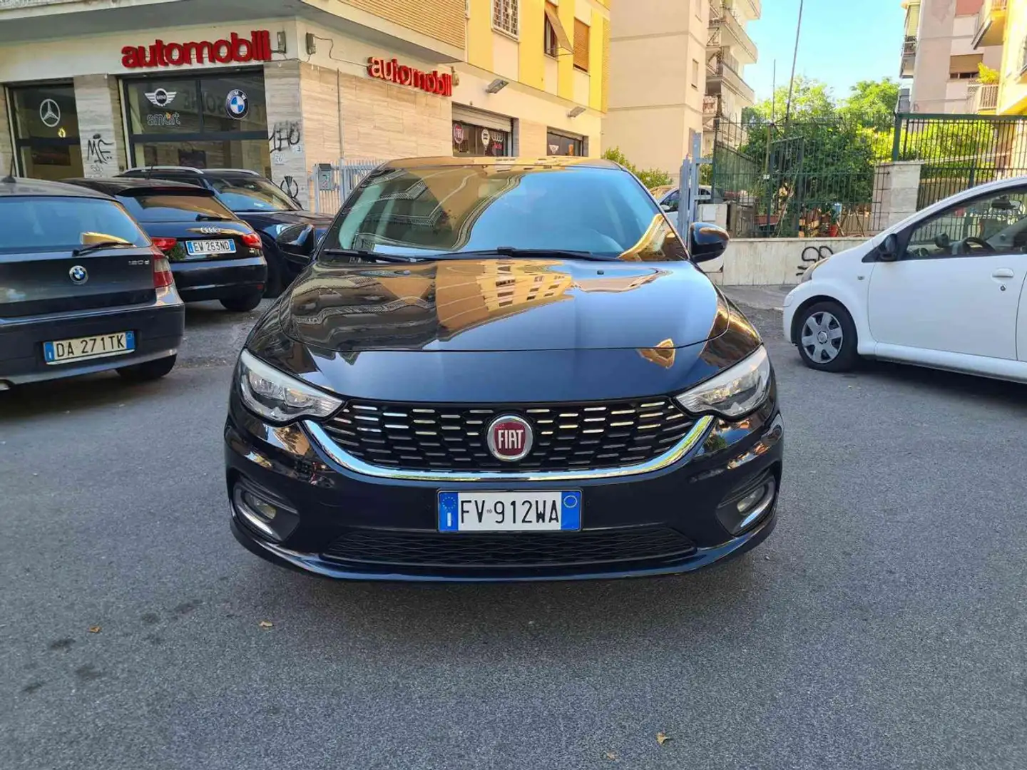 Fiat Tipo 1.6 Mjt S&S 5 porte Lounge Schwarz - 2