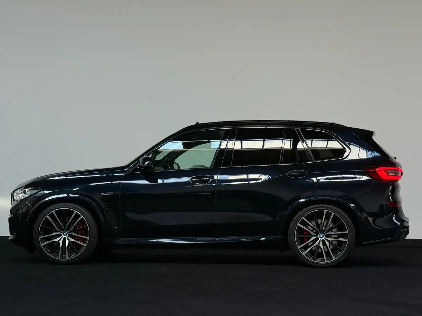 BMW X5 XDrive45e High Executive M-Sport Pano Luchtvering Zwart - 2