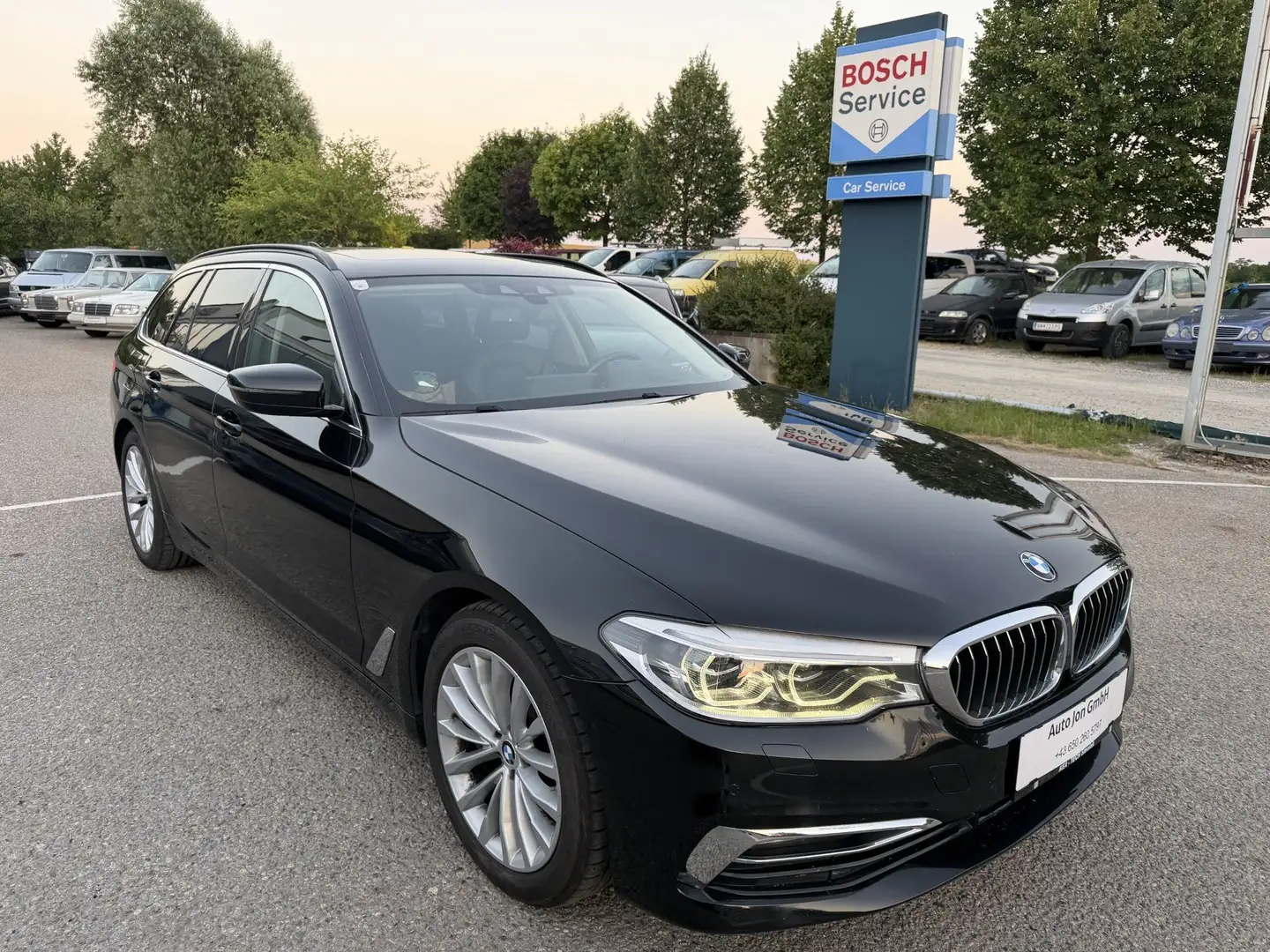 BMW 530 d xDrive Luxury Line*2Besitz*AHK*Kamera*ServiceNEU Schwarz - 2