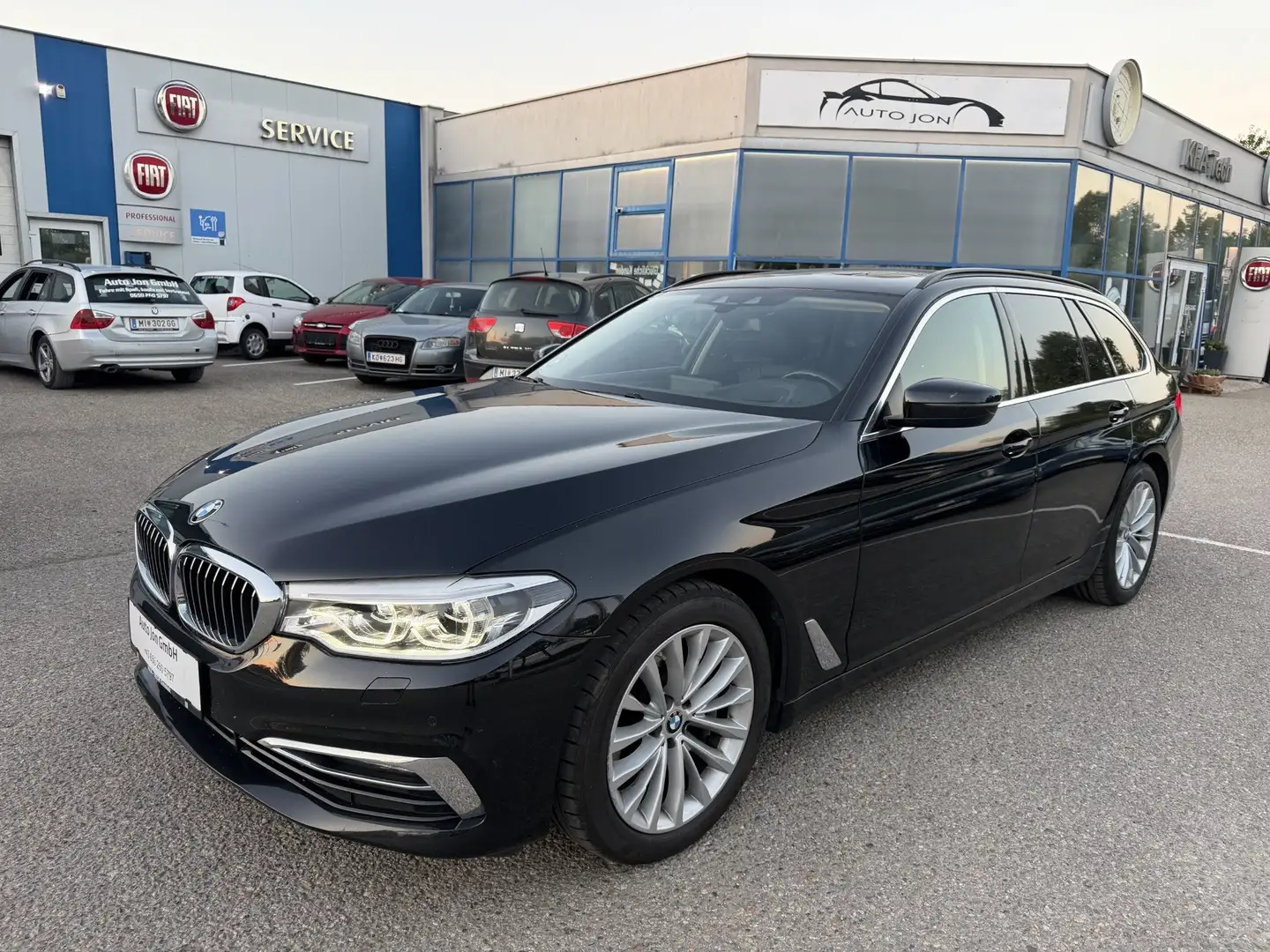 BMW 530 d xDrive Luxury Line*2Besitz*AHK*Kamera*ServiceNEU Schwarz - 1