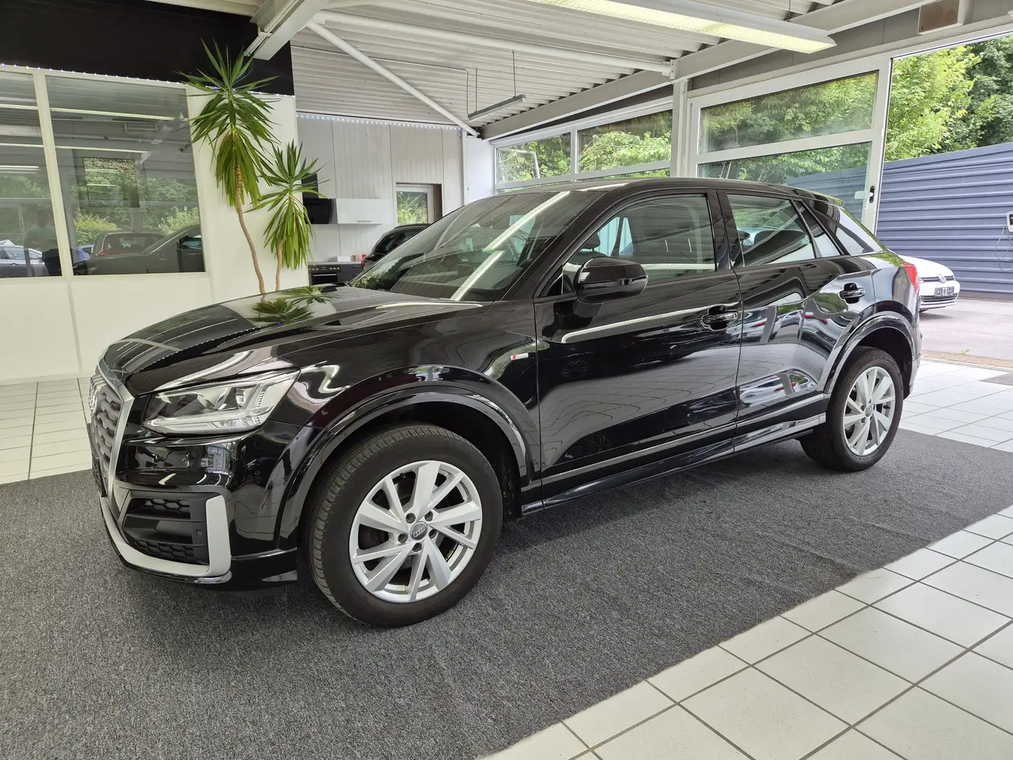 Audi Q2 design*S-LINE*LED*PDC*AHK*NAVI*SHZ* Negro - 1