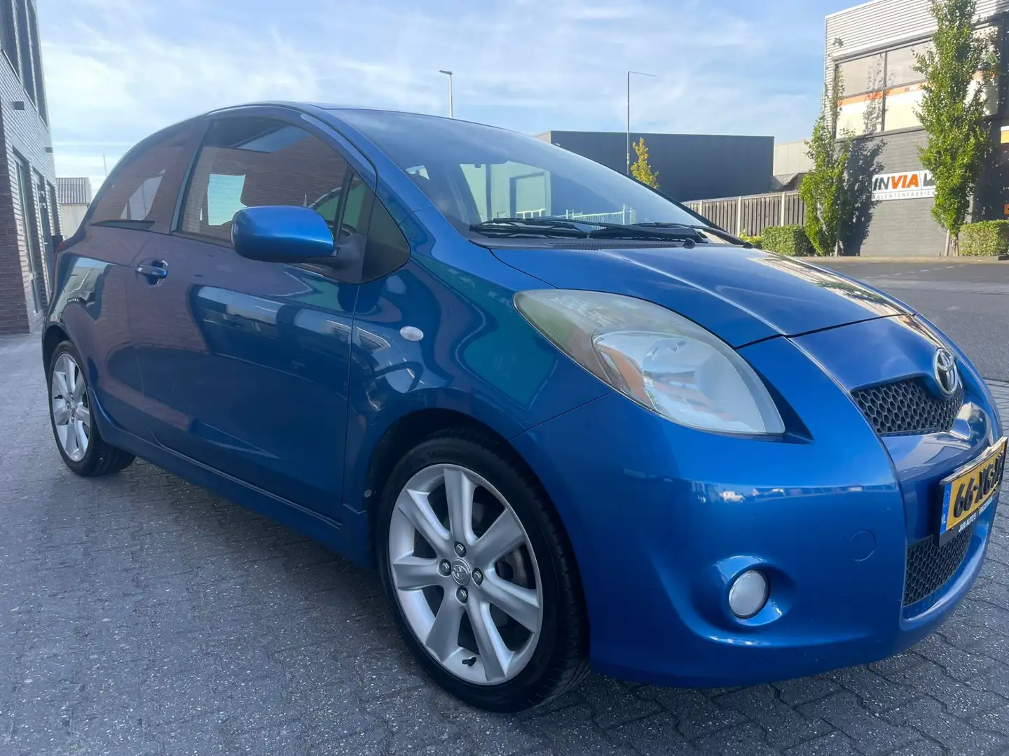 Toyota Yaris 1.8 VVTi TS Sportieve auto! Blauw - 2