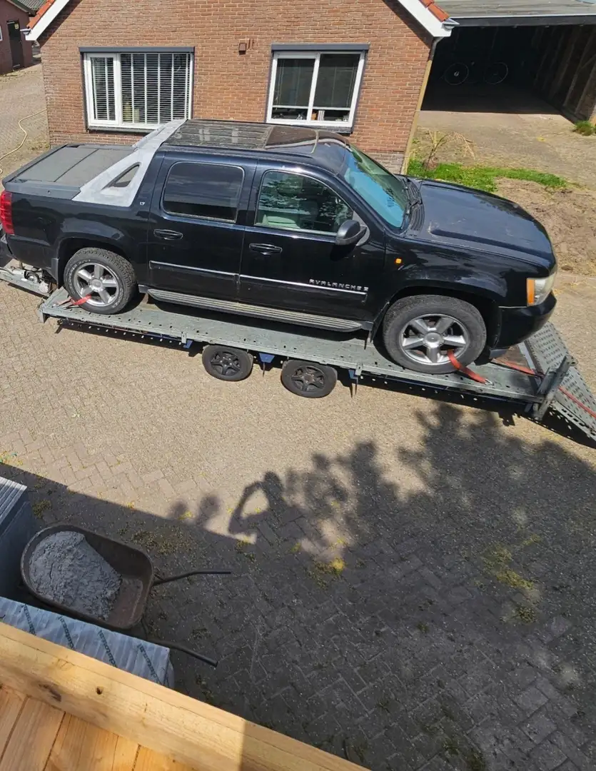 Chevrolet Avalanche 5.3 V8 4WD Schwarz - 1