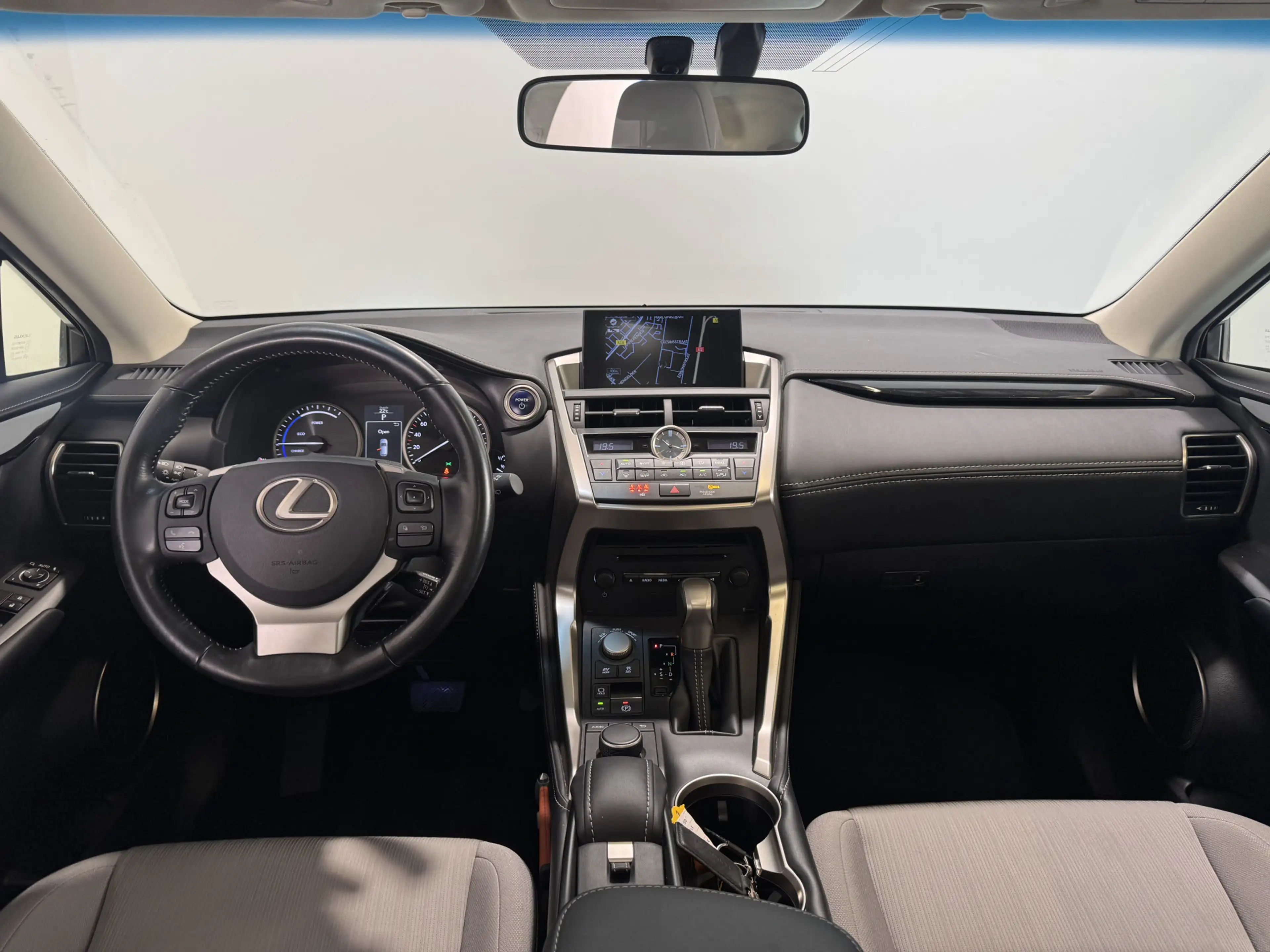 Lexus NX 300h AWD Business Line | Trekhaak | Navigatie | — photo 2