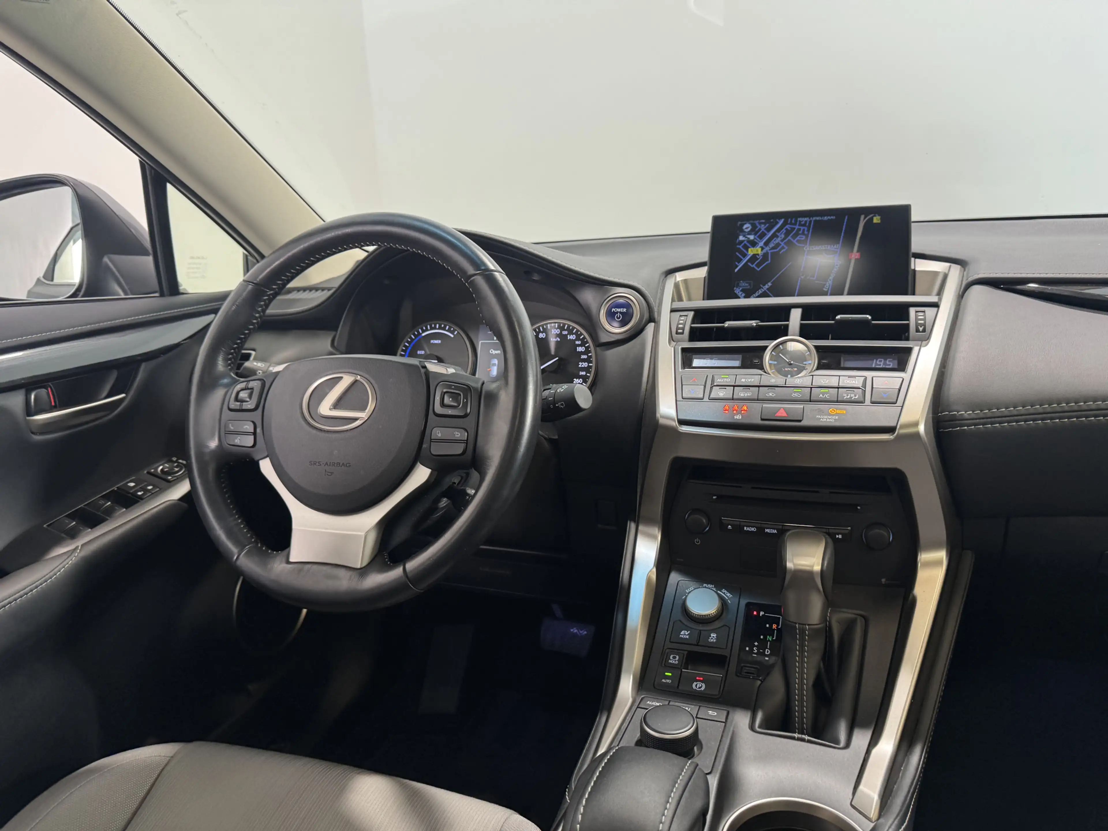 Lexus NX 300h AWD Business Line | Trekhaak | Navigatie | — photo 5