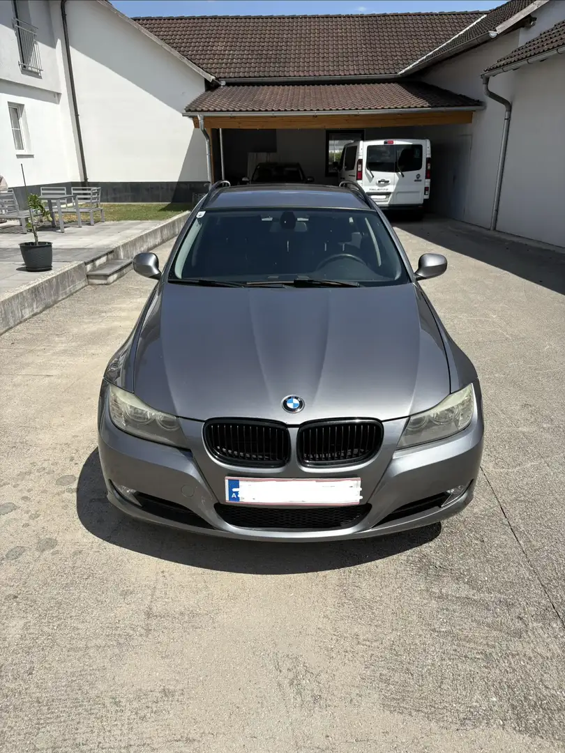 BMW 318 318d Touring Grau - 1
