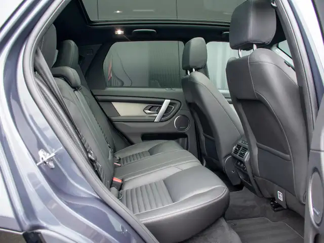 Land Rover Discovery Sport view 7