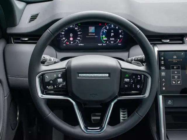 Land Rover Discovery Sport view 8