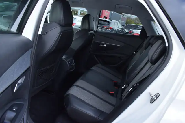 Peugeot 3008 view 13