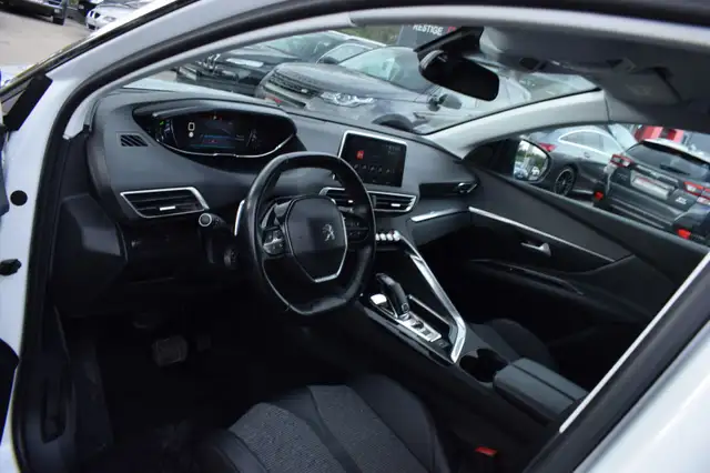 Peugeot 3008 view 12