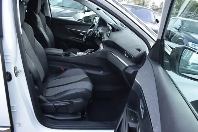 Peugeot 3008 view 15
