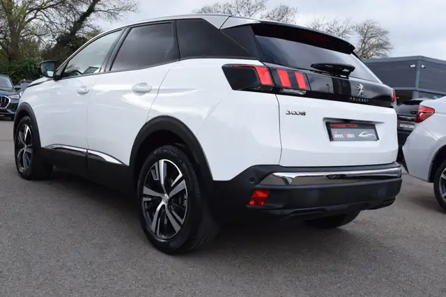 Peugeot 3008 view 5