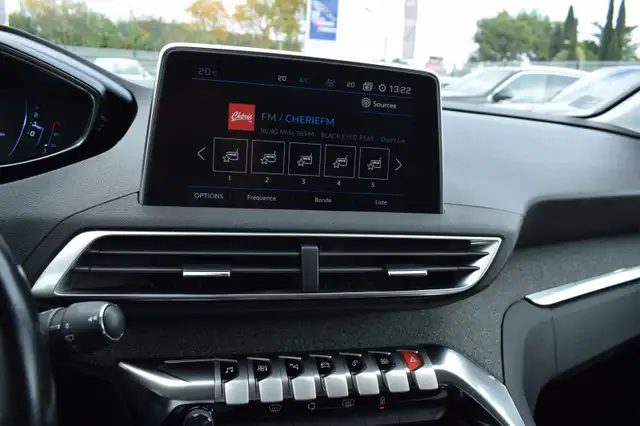 Peugeot 3008 view 10