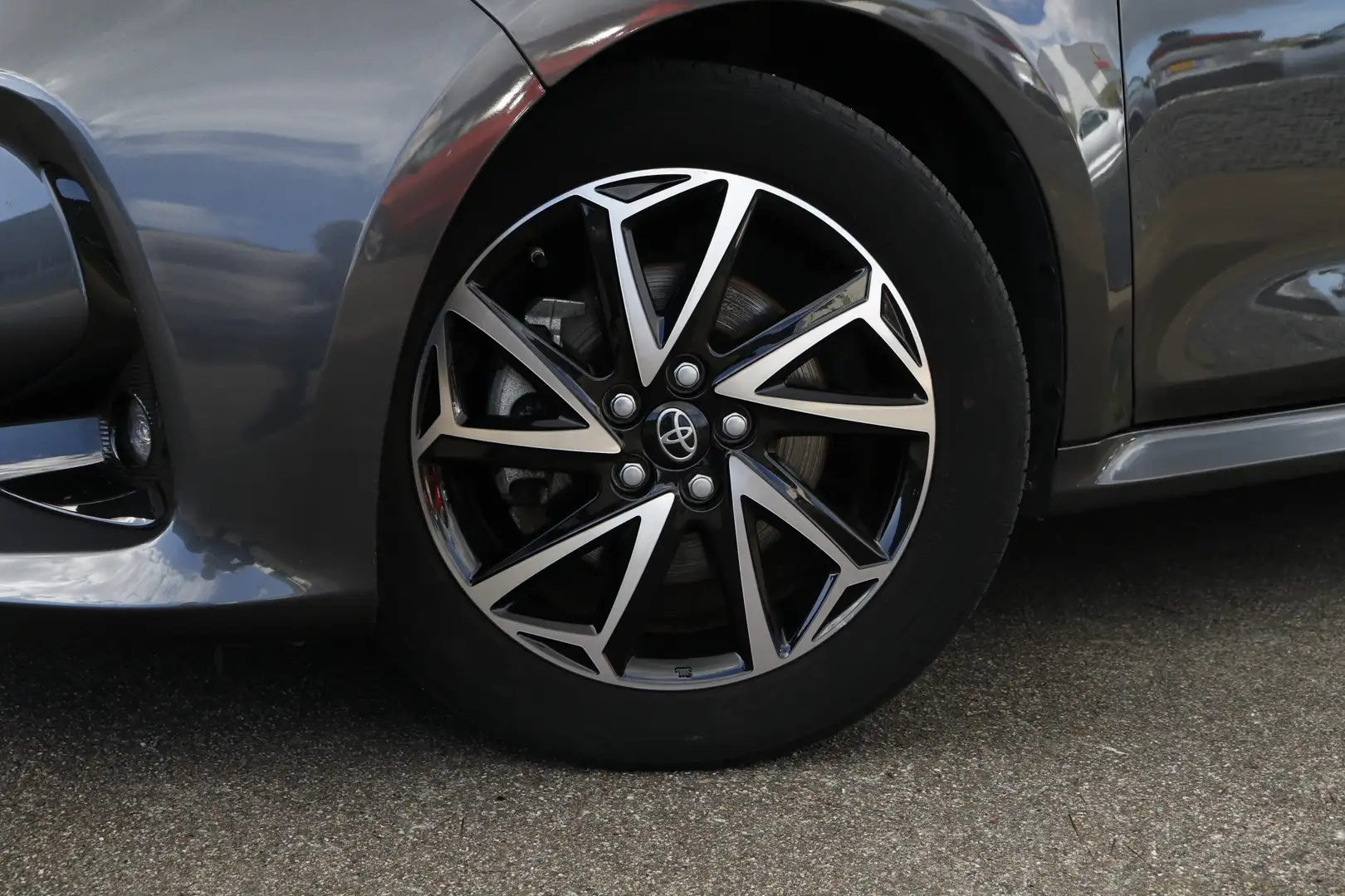 Toyota Yaris 1.5 Hybrid Style | Dode Hoek detectie | Head-Up di Grau - 2